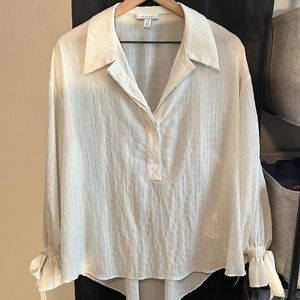 TOPSHOP linen blouse. Balloon sleeve with bow tie